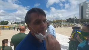 Bolsonaro disse que gostaria de agredir repórter: ‘encher sua boca de porrada’