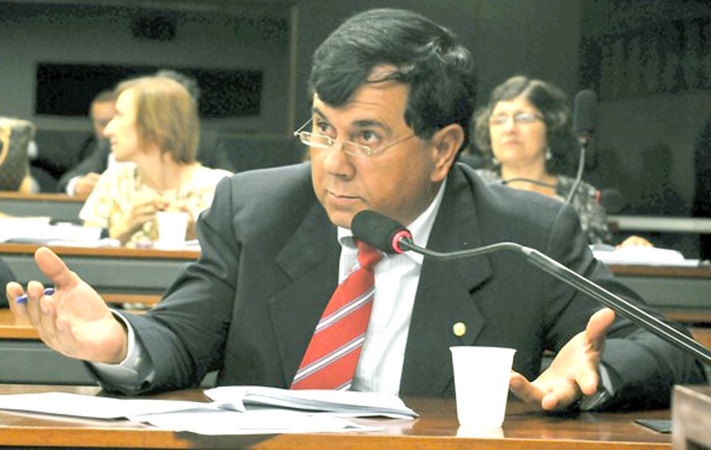 Ex-deputado é condenado a 7 anos de prisão por desviar mais de R$ 500 mil do cotão