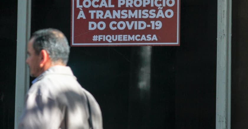 Covid-19: Curitiba registra novos 477 casos e 13 óbitos no início da bandeira amarela