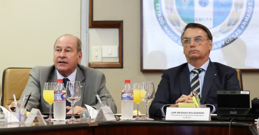 bolsonaro forças armadas ministro defesa Fernando Azevedo
