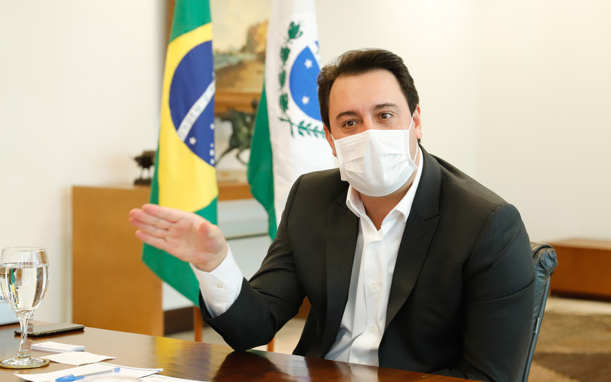 Paraná enfrenta crises da Covid-19, dengue e hídrica sem ideologia, diz Ratinho Junior