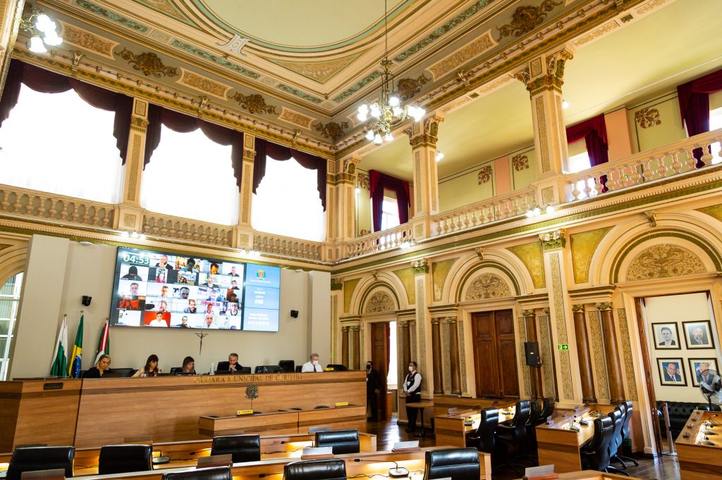 Câmara Municipal de Curitiba aprova projeto da prefeitura que reajusta a alíquota da contribuição previdenciária dos servidores