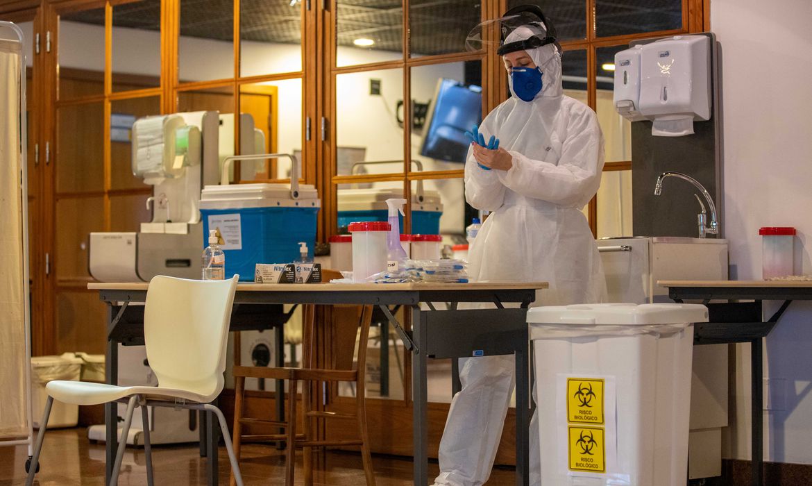 Coronavírus: Brasil volta a registrar mais de 45 mil casos e 1,2 mil mortes em 24 horas