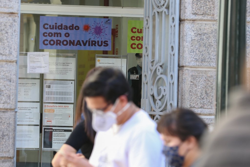 Covid-19: Paraná regista aumento de 37 mortes e 1.632 casos, diz boletim