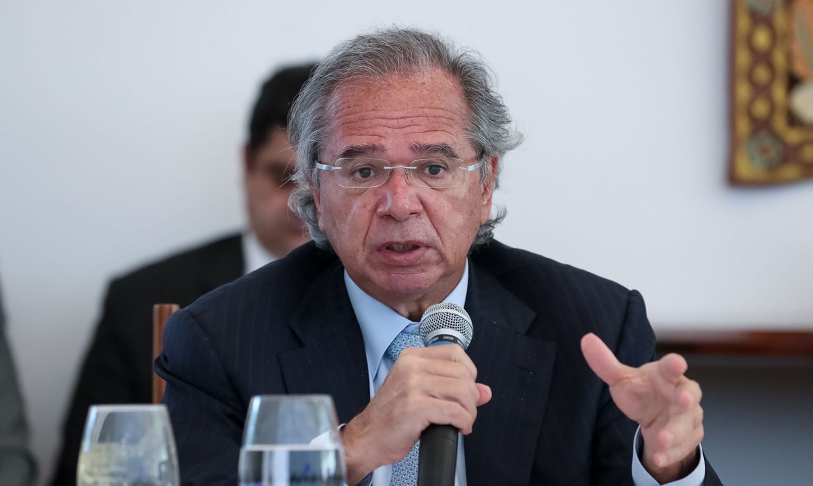 Reformas econômicas serão retomadas após pandemia, diz Paulo Guedes