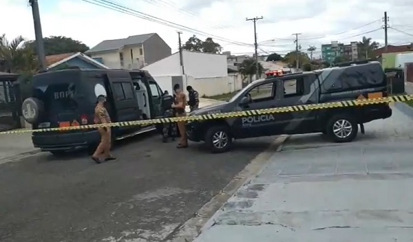 Esquadrão antibombas é acionado em São José dos Pinhais: objeto estava na rua