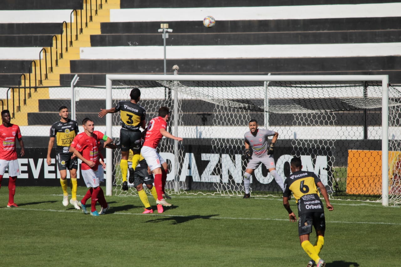 FC Cascavel vence desfalcado Rio Branco na volta do Campeonato Paranaense