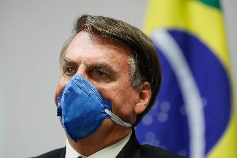 Governo Bolsonaro ocultou do MPF compra de máscaras por metade do preço de modelo impróprio