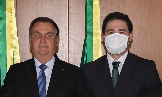 Após encontro com Bolsonaro, presidente do Coritiba faz exames para Covid-19