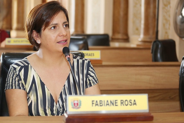 Partido decide suspender temporariamente vereadora Fabiane Rosa