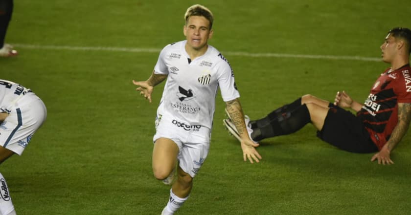 Athletico-PR recebe o Santos pelo Campeonato Brasileiro; veja escalações e onde assistir