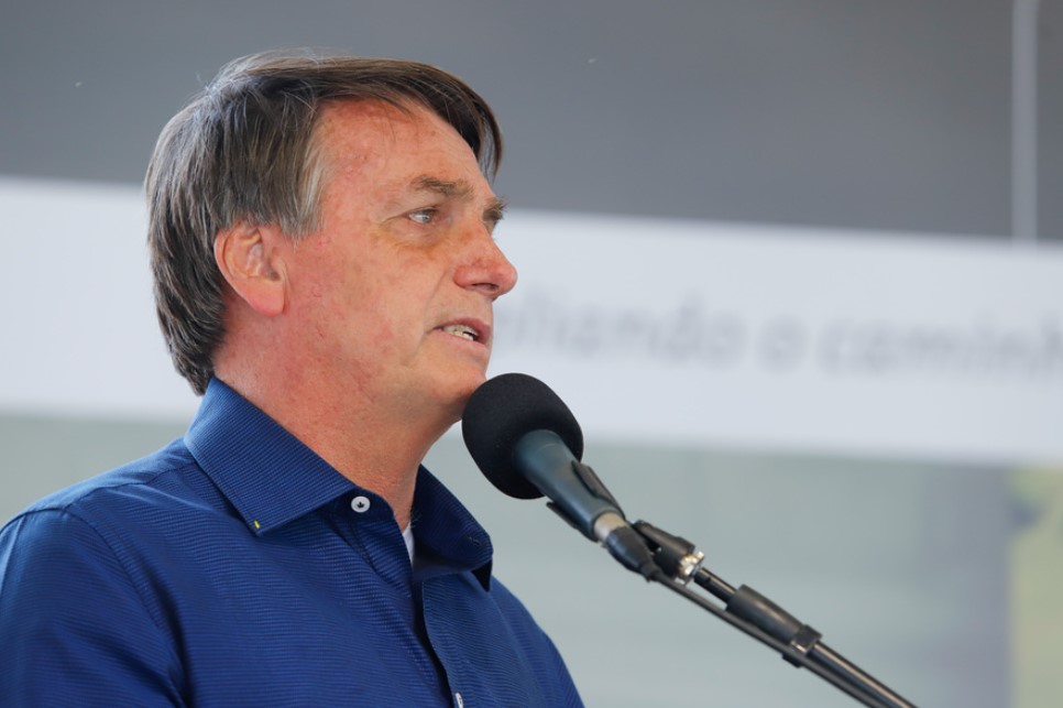 Bolsonaro anuncia duplicação da Rodovia das Cataratas e espera retomada do turismo
