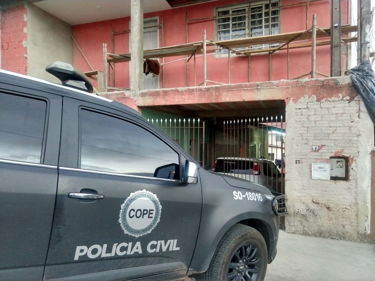 Operação mira suspeitos de homicídio ocorrido após festa em motel de Curitiba