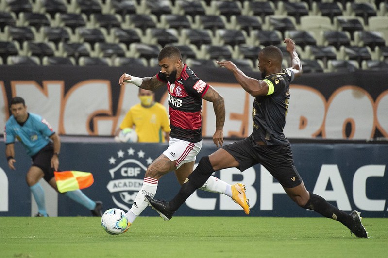 Flamengo perde do Ceará e não consegue assumir a liderança do Brasileiro