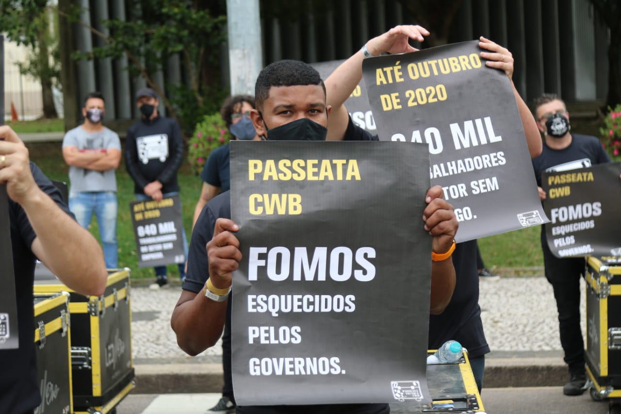 Covid-19: Representantes do setor de eventos realizam manifestação em Curitiba