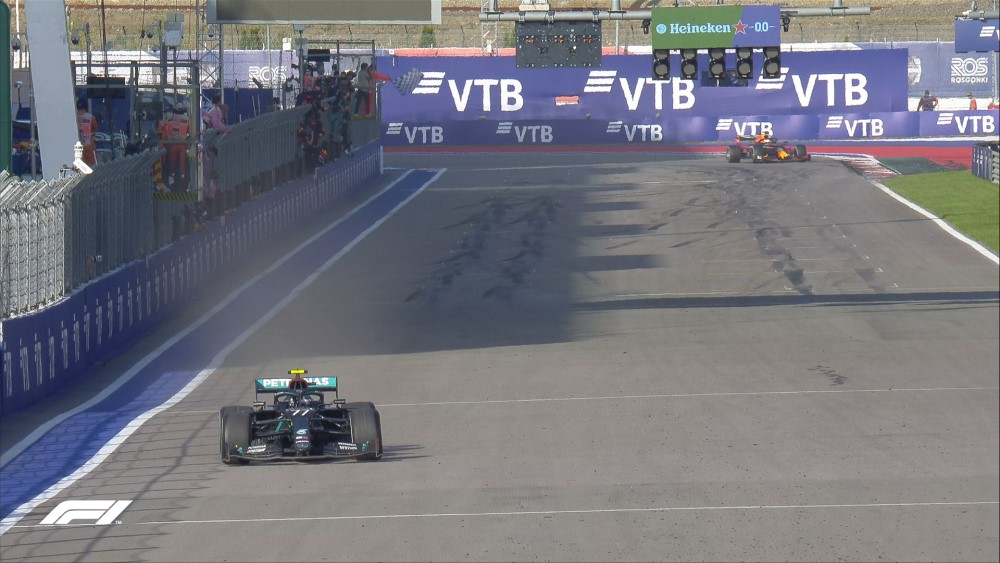Bottas vence GP da Rússia e Hamilton tem recorde adiado após levar punição