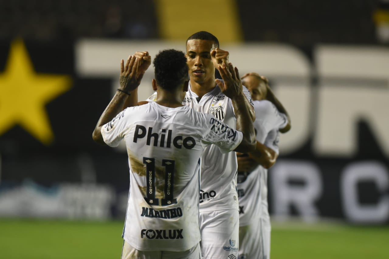 Santos vence Atlético Mineiro com mais um show de Marinho