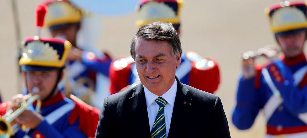 Sem máscara e com aglomeração, Bolsonaro comemora o Dia da Independência