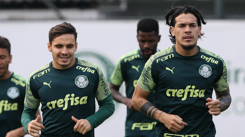 Palmeiras visita o Grêmio na Série A; veja as escalações e onde assistir ao vivo