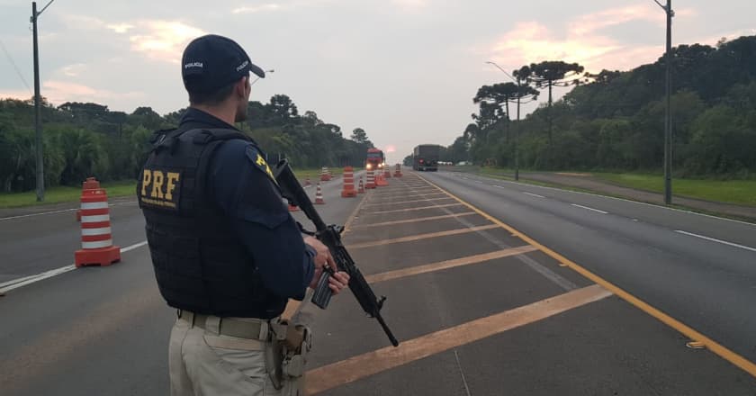 Operação Finados: PRF começa monitoramento nas rodovias do Paraná