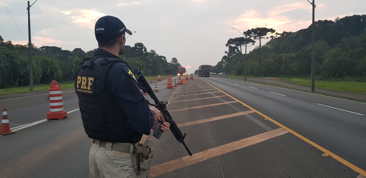 Operação Finados: PRF começa monitoramento nas rodovias do Paraná