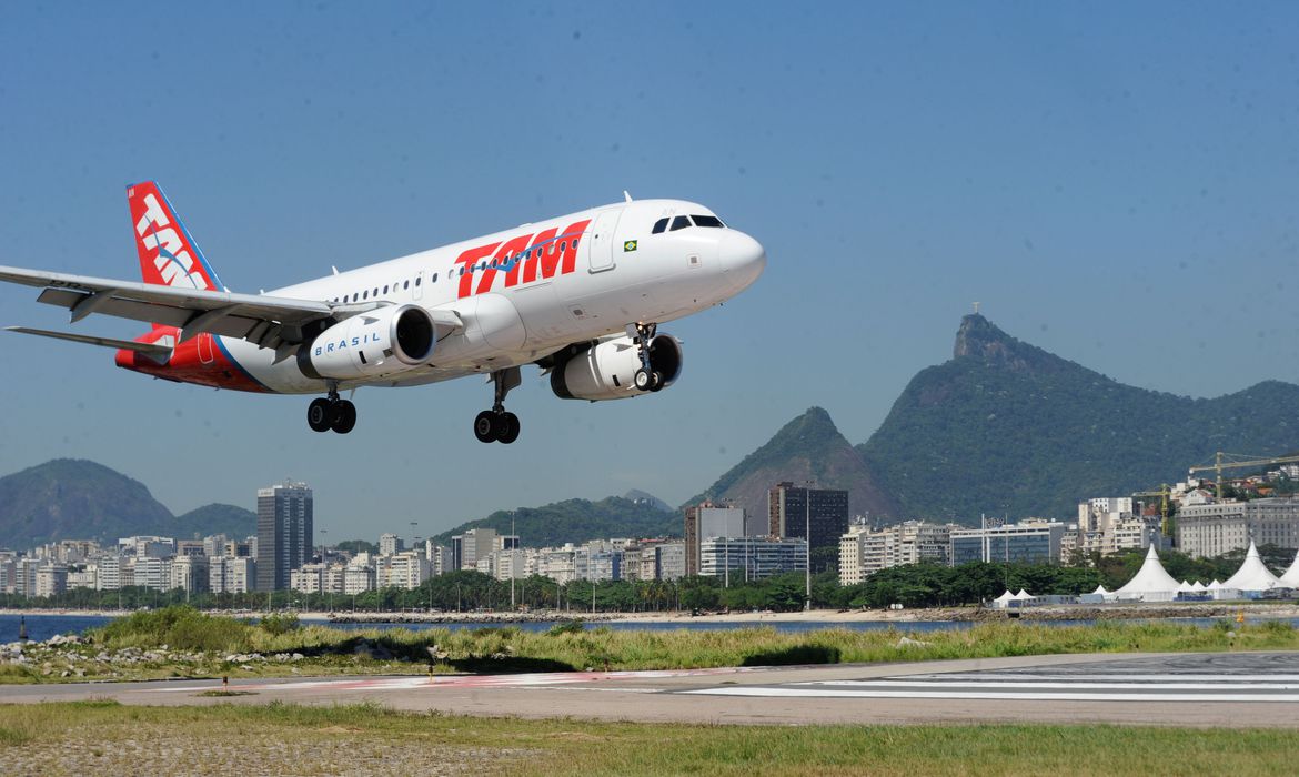 Voos no Brasil podem retomar nível pré-pandemia em março, estimam companhias aéreas