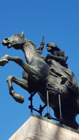 Associações lamentam descaso com monumentos a Anita e Giuseppe Garibaldi