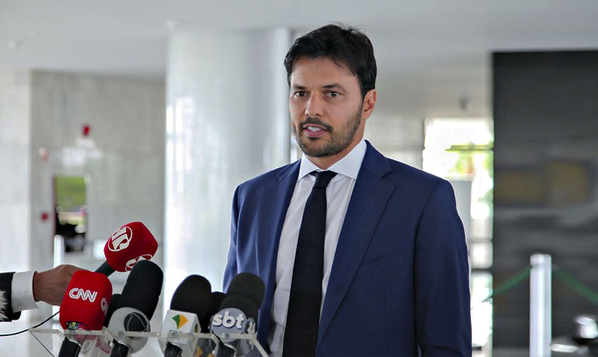 Fábio Faria, Ministro das Comunicações, é diagnosticado com Covid-19