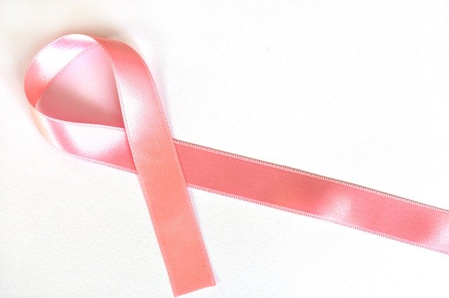 Outubro Rosa: a importância de todos os meses no diagnóstico do câncer de mama