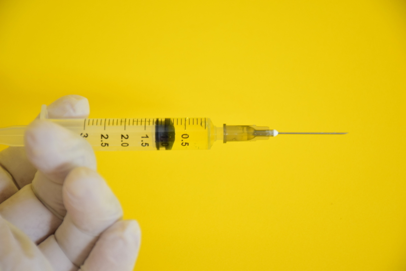 Anvisa inicia análise parcial da vacina de Oxford contra Covid-19