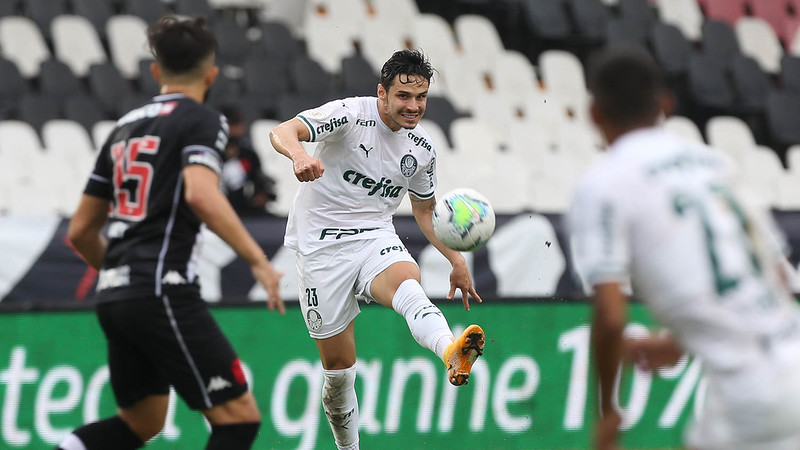 Palmeiras vence Vasco e segue 100% no comando de Abel Ferreira