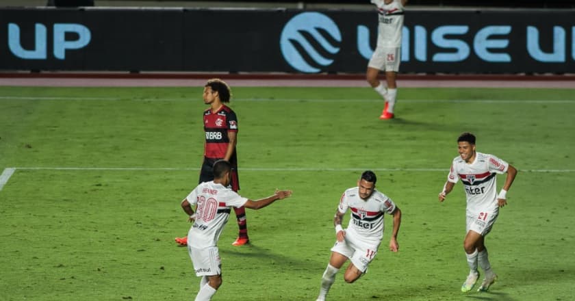São Paulo vence Flamengo e se classifica para semifinal da Copa do Brasil