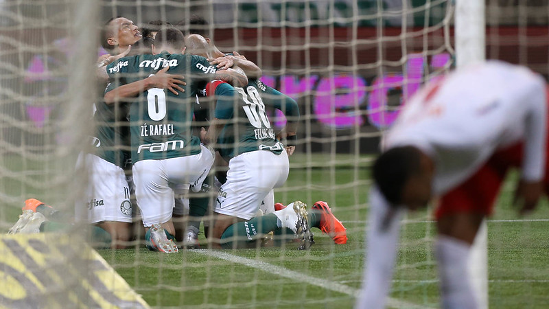Palmeiras bate Bragantino na estreia de Abel Ferreira e avança na Copa do Brasil