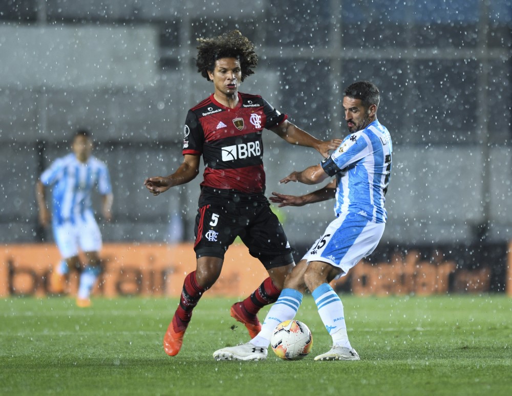 Flamengo segura empate com Racing e decide vaga na Libertadores no Maracanã