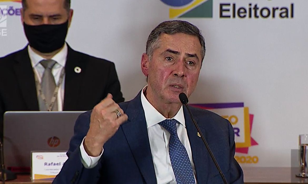 TSE mira Bolsonaro e abre inquérito para apurar acusações de supostas fraudes nas urnas