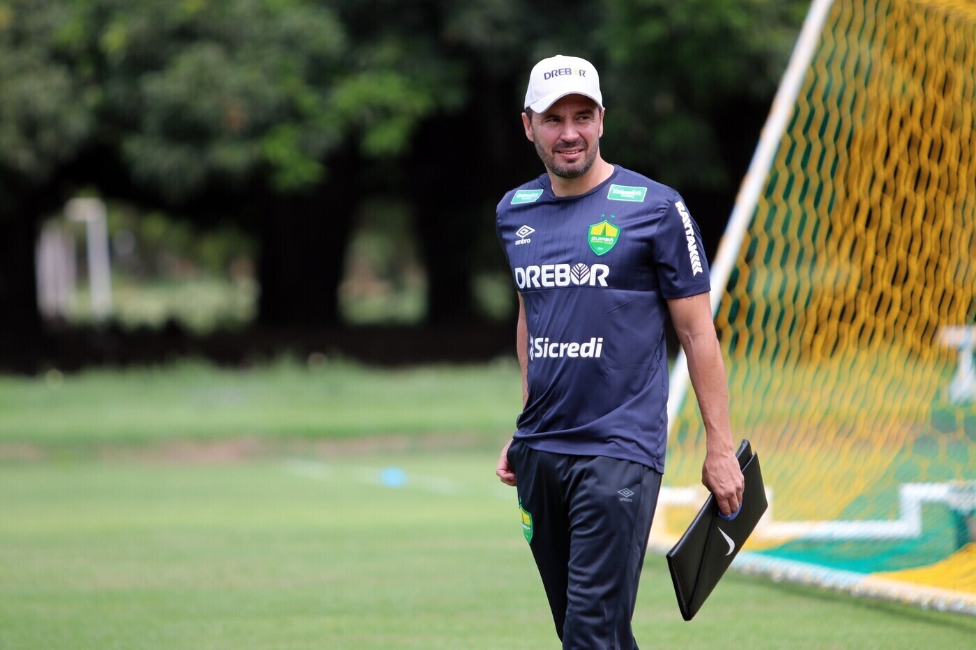 Técnico Alan Aal, ex-Paraná Clube, prepara o Cuiabá para a Copa do Brasil