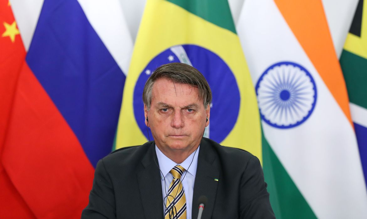 Após dizer que país está quebrado, Bolsonaro convoca reunião ministerial no Planalto