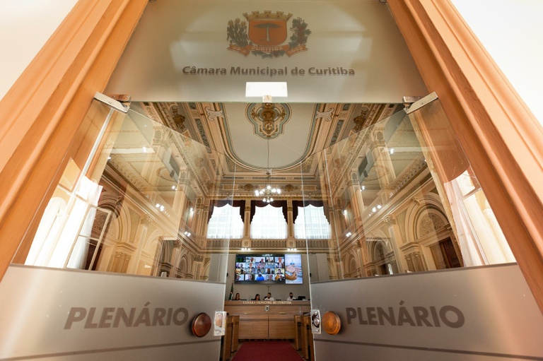 Câmara de Curitiba aprova recomposição da inflação para servidores municipais