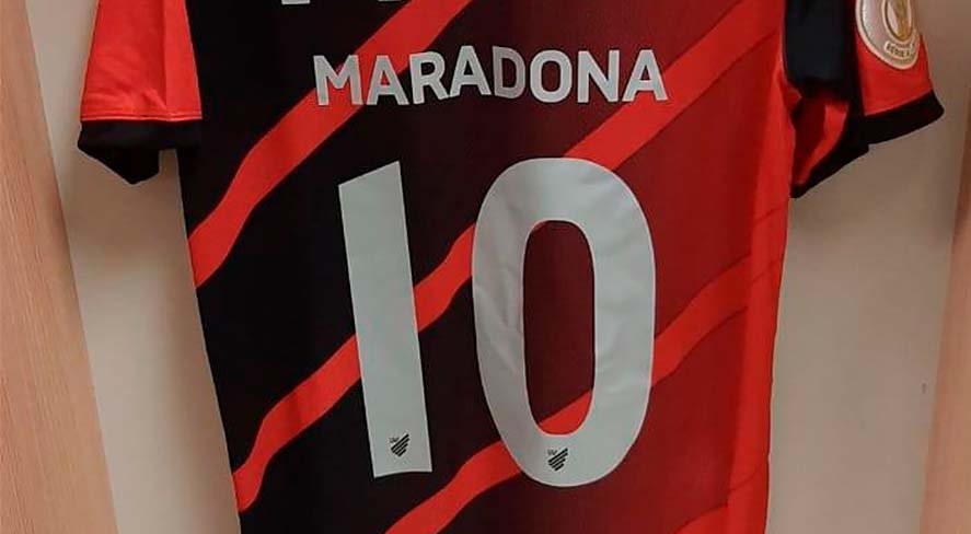 Palmeiras x Athletico tem homenagem de Lucho González a Maradona
