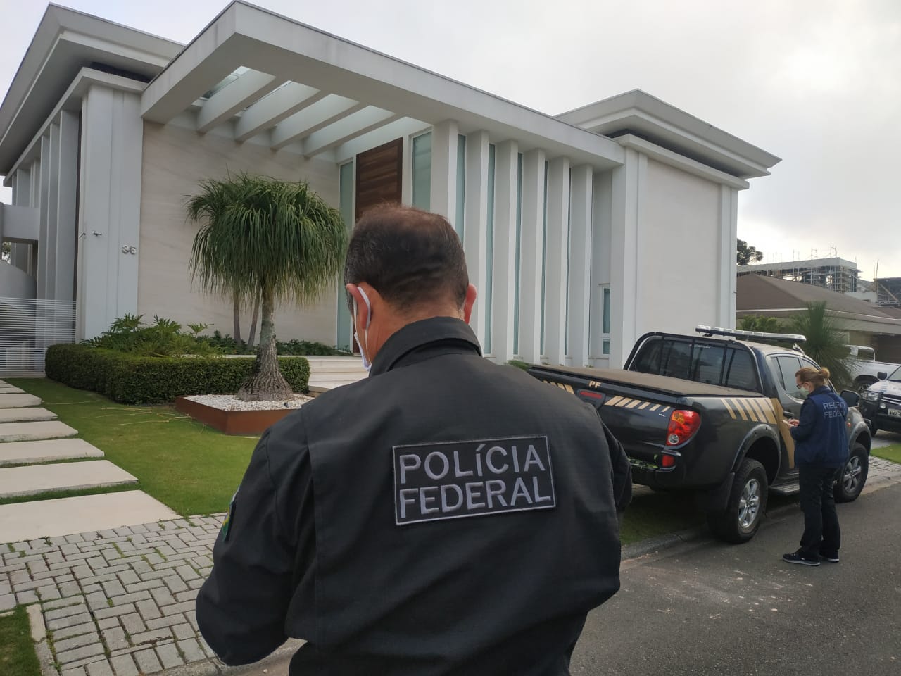 PF cumpre 39 mandados contra quadrilha suspeita de tráfico internacional de drogas