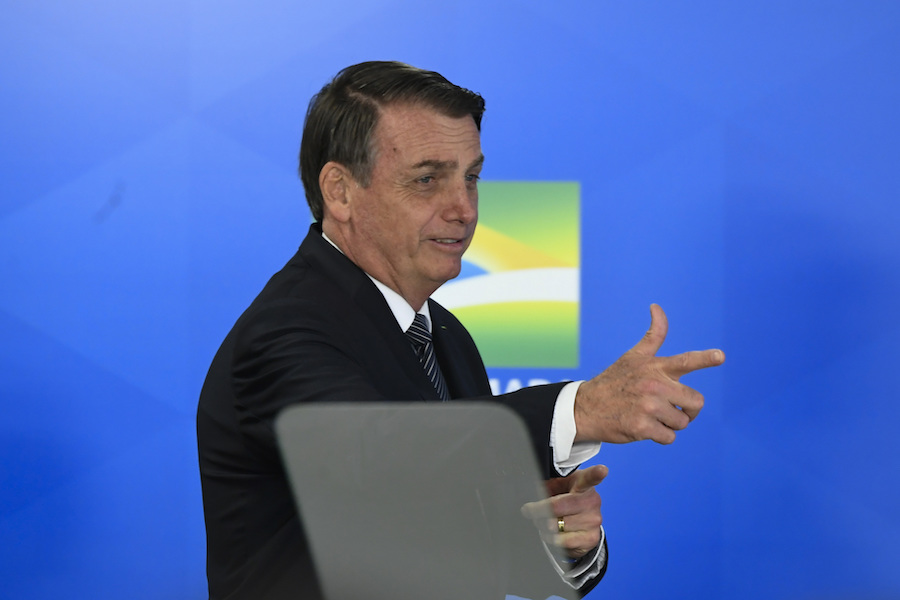 Ministro Kassio Nunes adia julgamento sobre política de armas de Bolsonaro