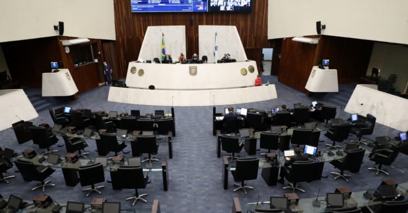 Deputados estaduais aprovam parecer e LDO do Paraná será votada nesta quarta