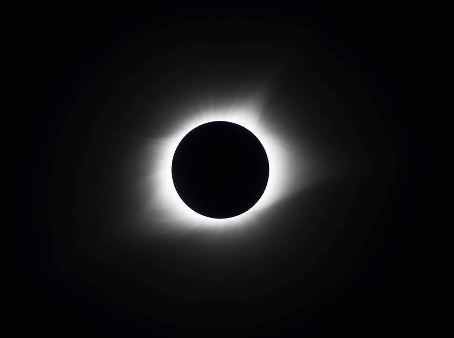 Brasil terá eclipse solar parcial hoje; saiba como ver em sua cidade
