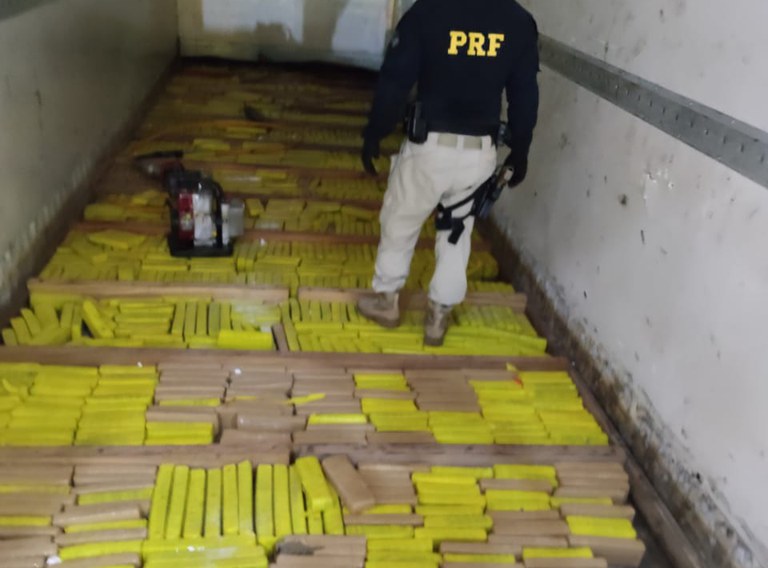 PRF apreendeu 979 quilos de maconha em Cascavel