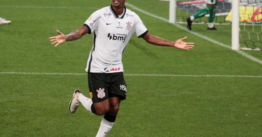 Corinthians vira sobre o Goiás e mantém sonho de vaga na Libertadores pelo Campeonato Brasileiro