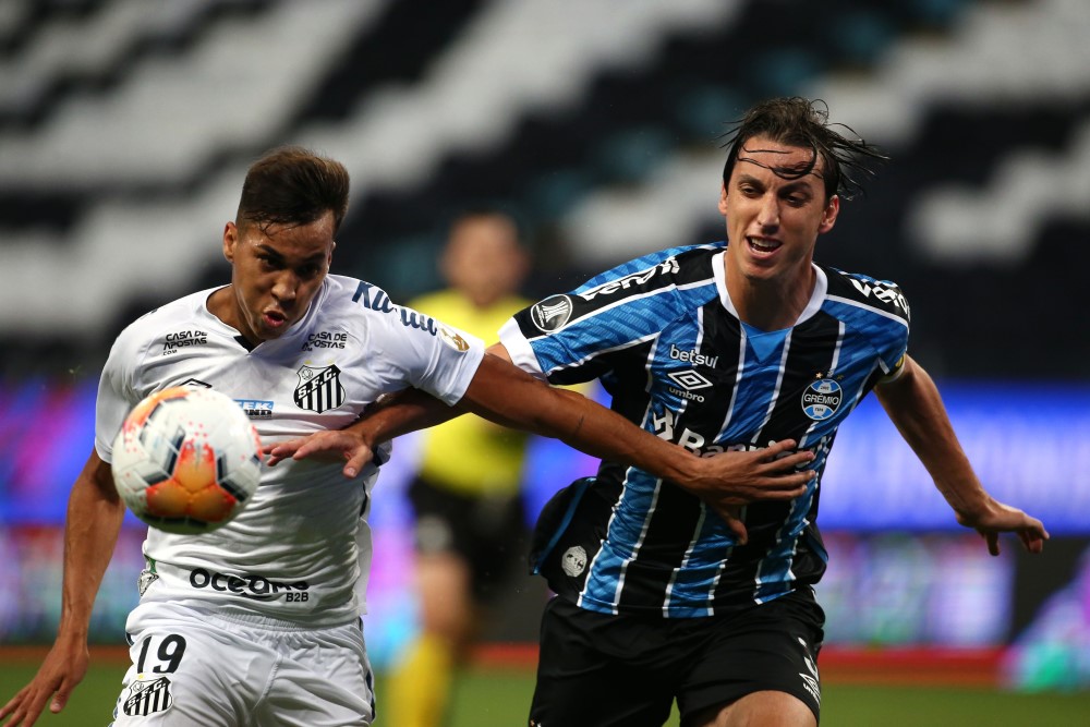 Grêmio busca empate com Santos nos acréscimos e deixa confronto aberto na Libertadores