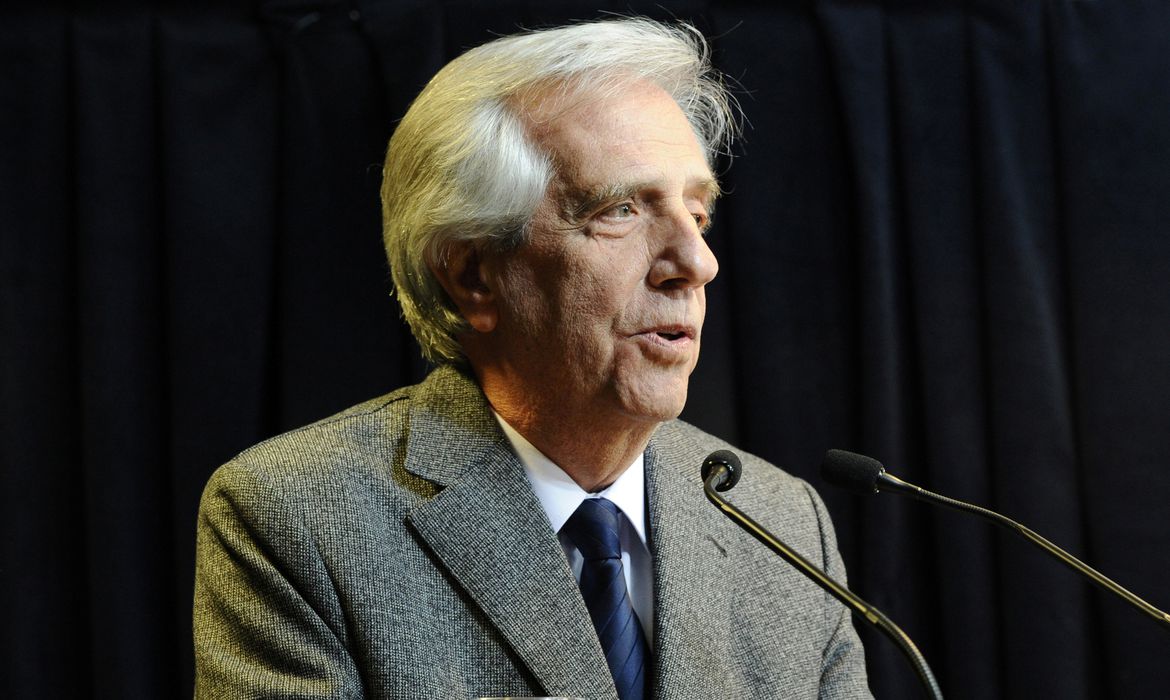 Ex-presidente do Uruguai, Tabaré Vázquez, morre em decorrência de câncer