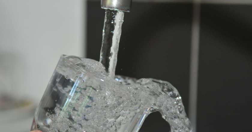água contaminada curitiba região sanepar detergente