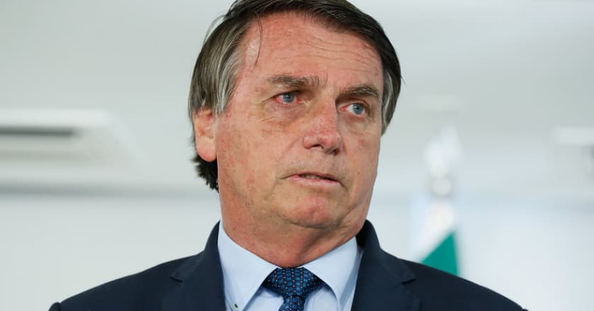 Bolsonaro anuncia isenção de impostos federais sobre gás e diesel