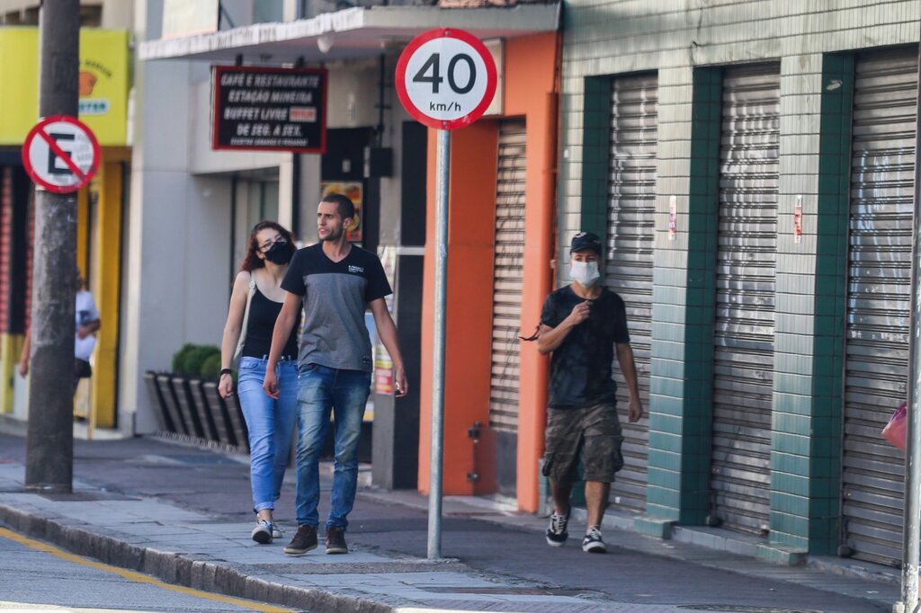 Covid-19: Curitiba registra 21 mortes e 786 casos em 48h, aponta boletim